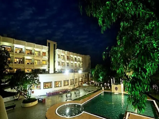 Pluz Resort