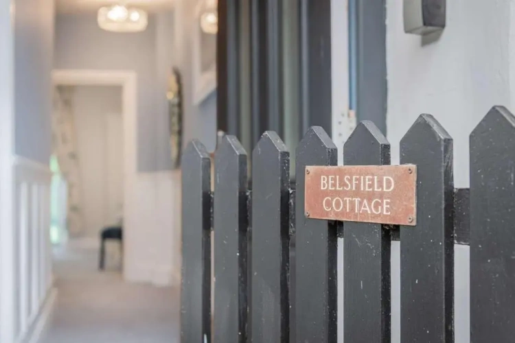 4 Bedrooms Cottage