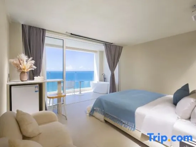 Deluxe Double room with balcony and with sea view