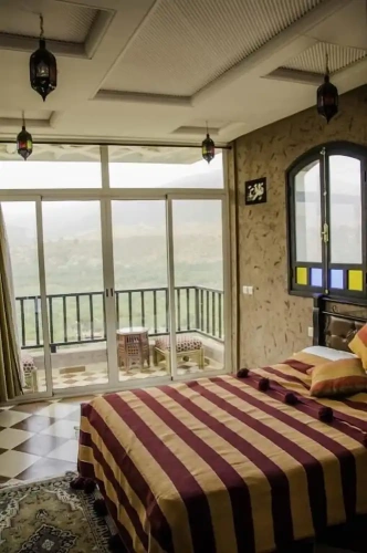Standard room with balcony and with mountain view
