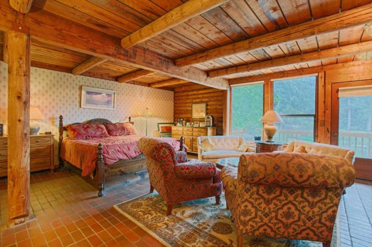 Harbor Creek Lodge