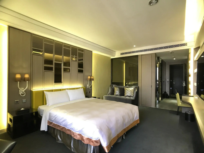 Puli Ease Hotel