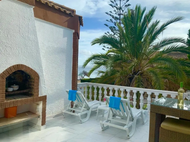 Apartment with sea view