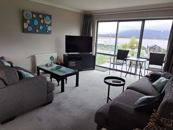 Family Apartment with balcony and with lake view