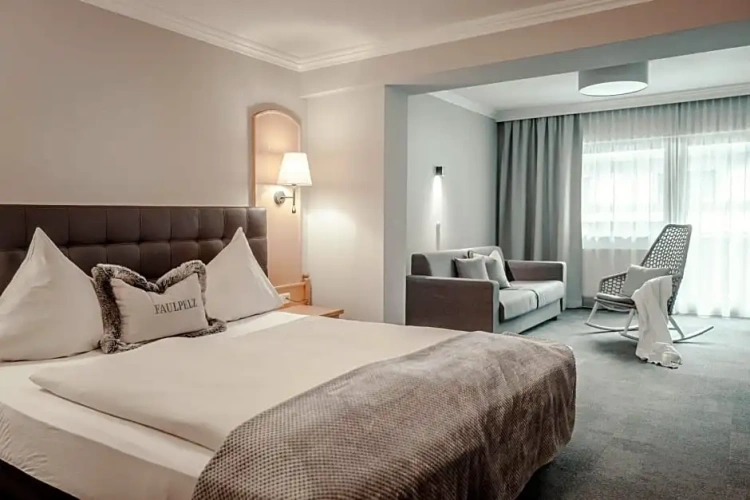 Standard Double room with balcony and with lake view