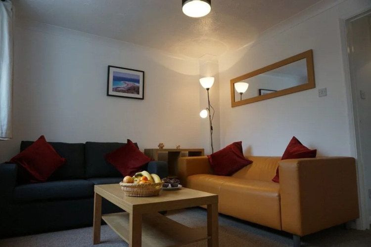 Holt Apartment