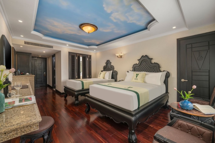 Deluxe Twin room with city view