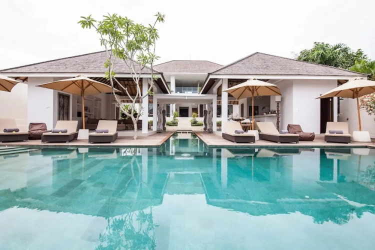 Villa with balcony