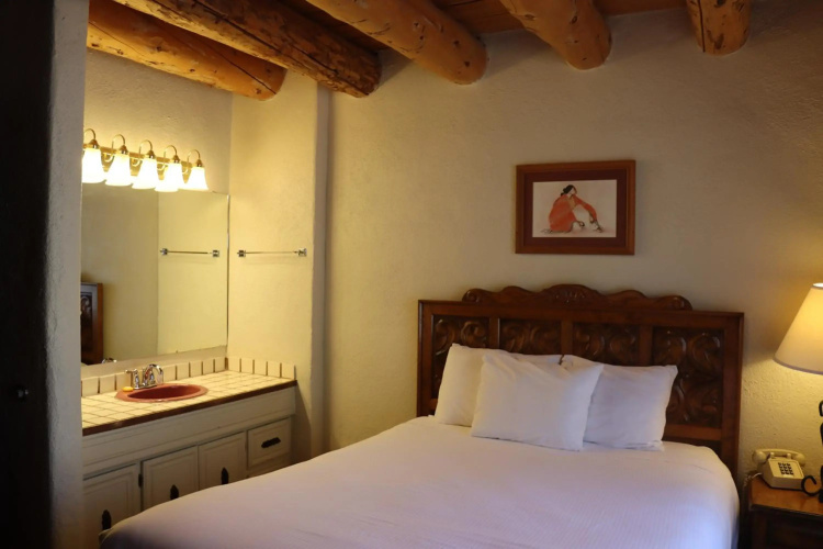 Sagebrush Inn & Suites