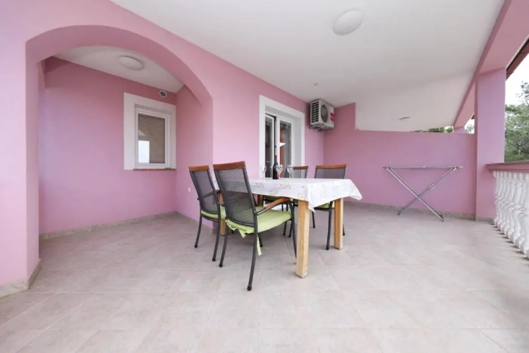 1 Bedroom Apartment with sea view