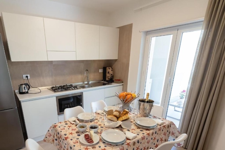 Deluxe Apartment