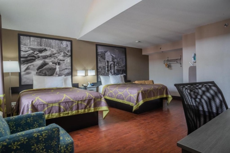 Deluxe Quadruple room