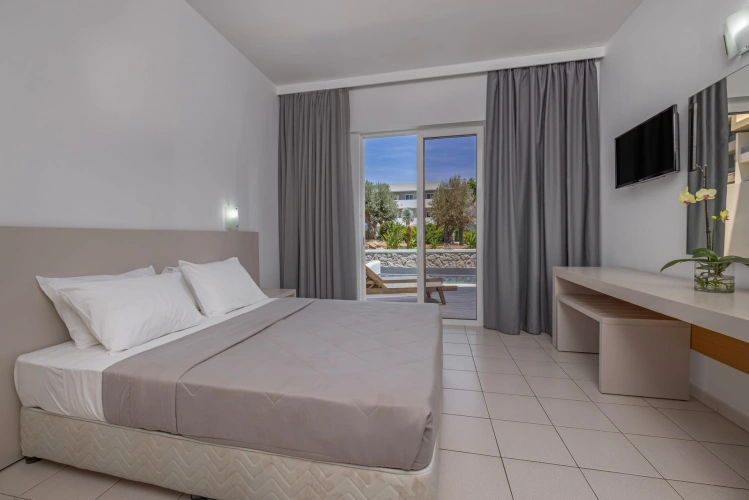 2 Bedrooms Superior Comfort With Private Pool room