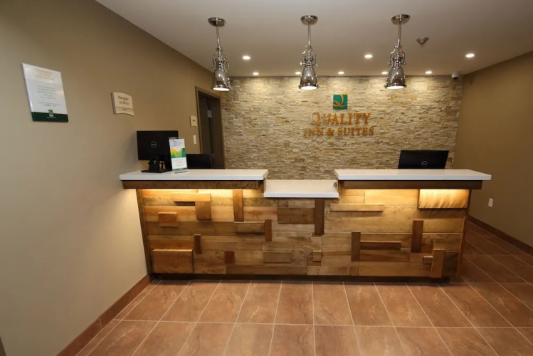 Lakeview Inns & Suites