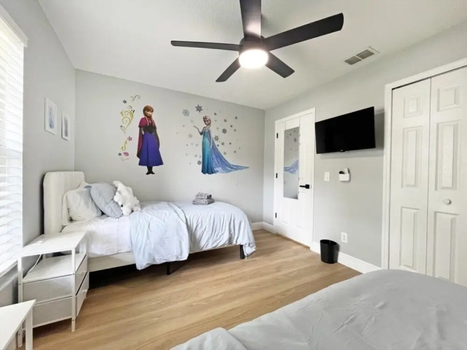 Stardust Villa 4 Bedroom Home by RedAwning