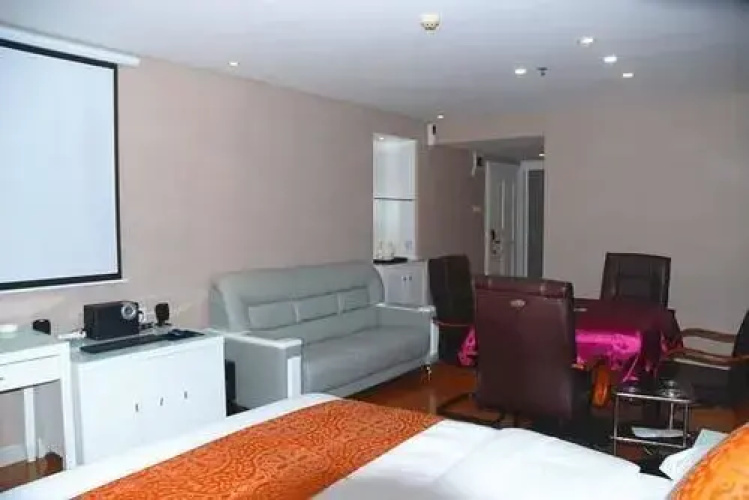 Yulongting Cinema Hotel