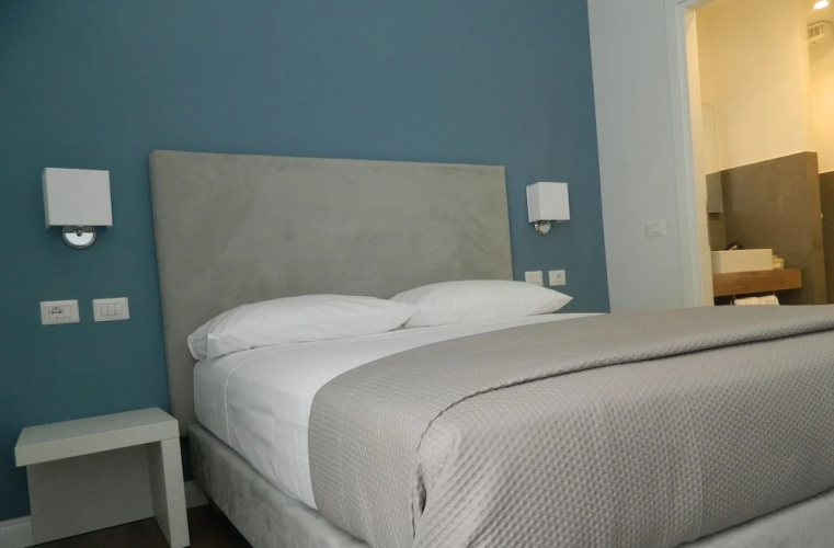 Eighty Four Luxury Rooms