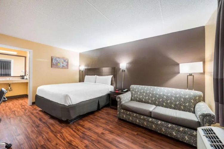Riverchase Hotel