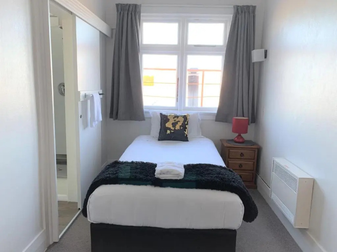 Ranfurly Hotel