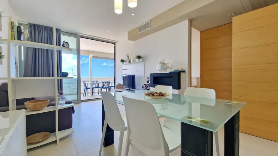 Suite Le Vele Sea View Sleeps 4 and Wifi