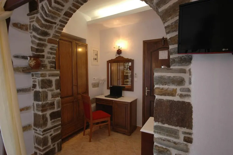Hotel Anixis