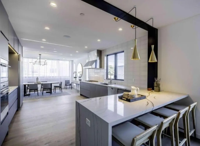 4 Bedrooms Villa