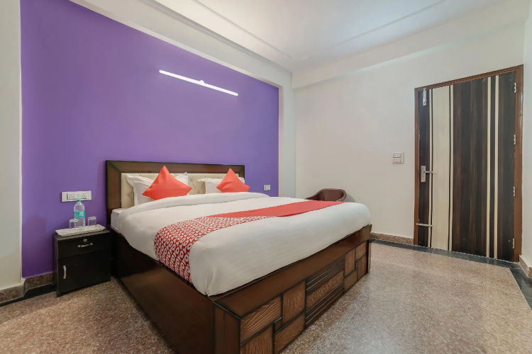 OYO 28706 The Bliss Residency