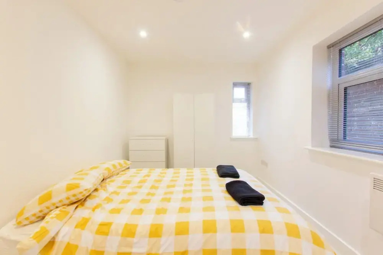 Bridge Road - Room 1a