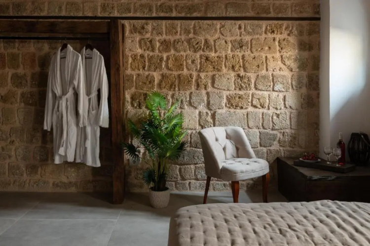 Ancient Knights Luxury Suites