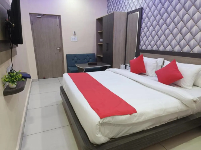 Hotel Embassy Grand