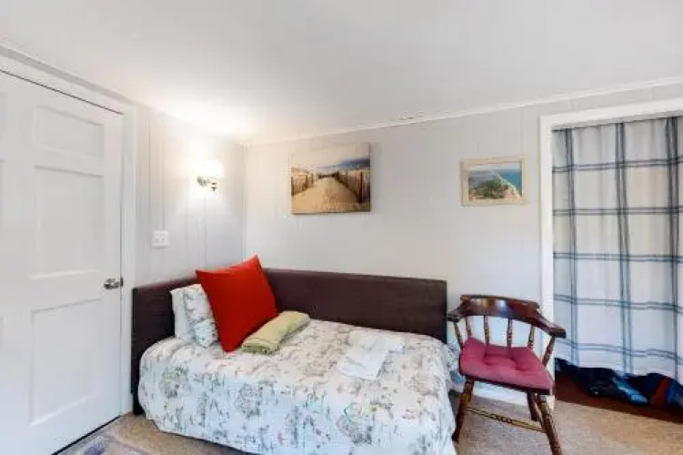 Beach Rose Guest Studio