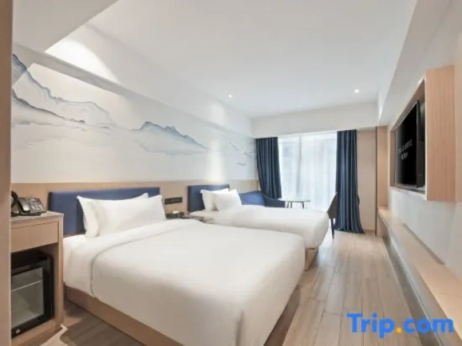 Deluxe Twin room with balcony