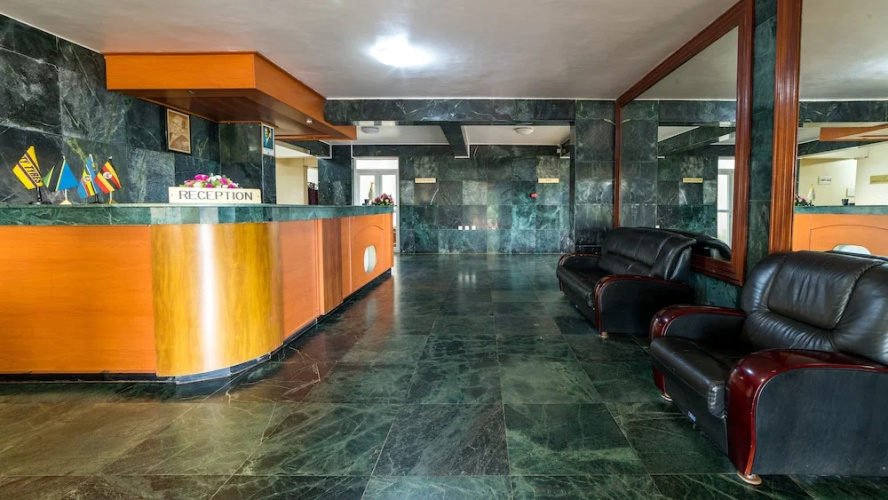 Golf Lane Hotel