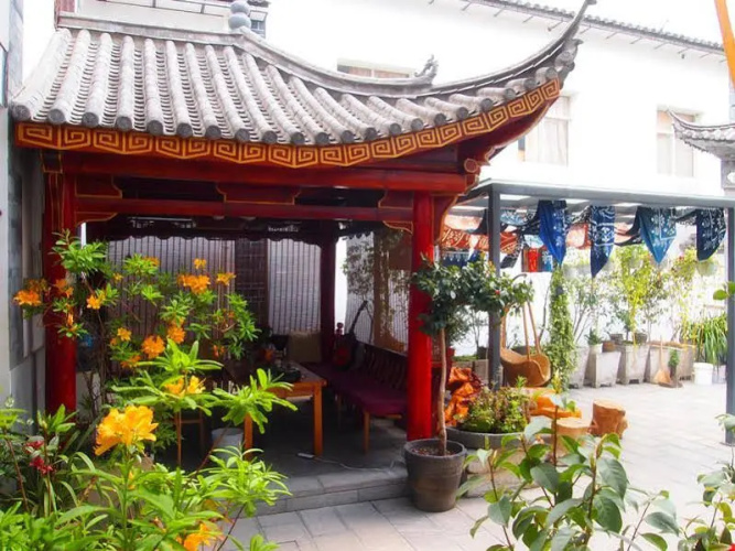 Dali Wonderland Inn