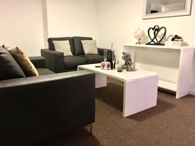 Central Spacious 2 Bedroom by Union Square Free Parking