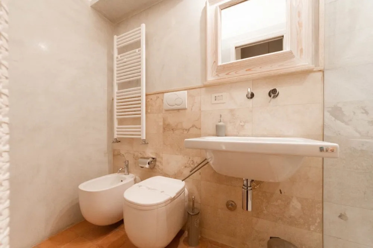 Gonfalone Apartment