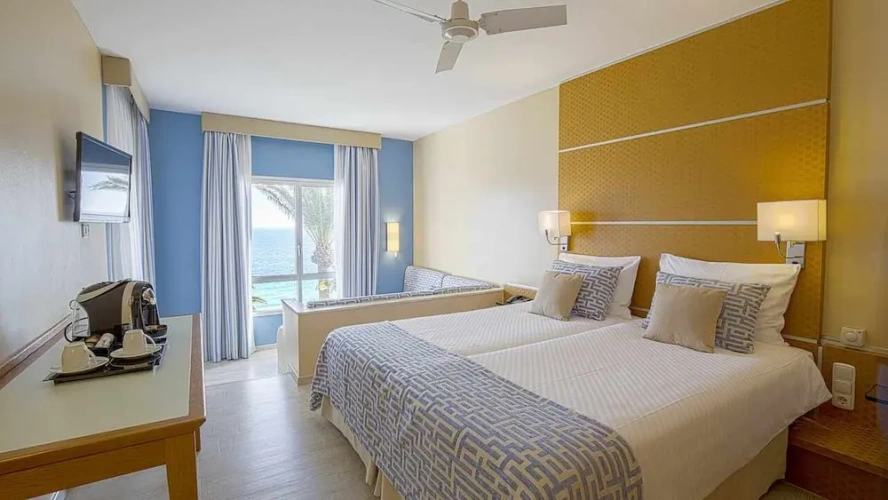 Superior Twin room with sea view