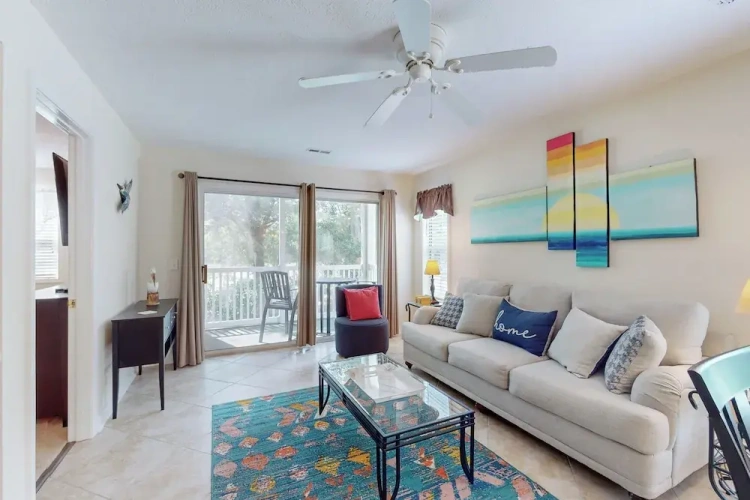2 Bedrooms Apartment