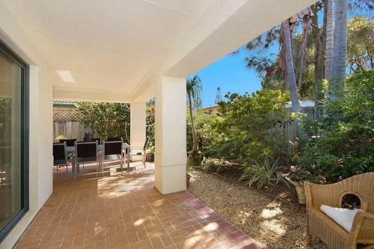 32 Beachside Way