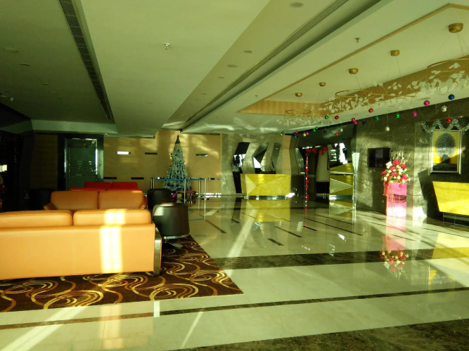 Greens Hotel & Suites