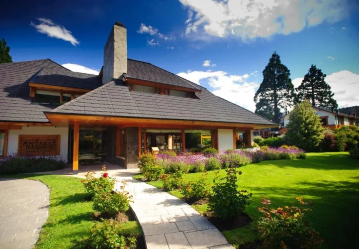 4 Bedrooms Cottage