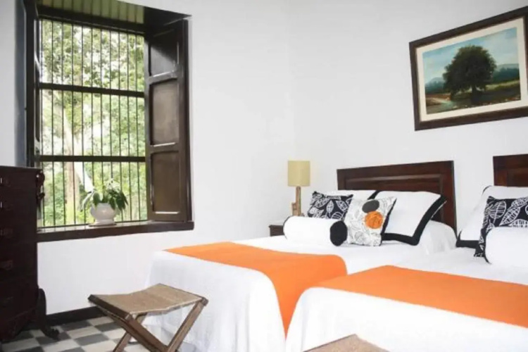 Hotel Hacienda El Roble