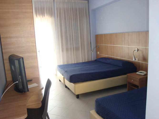 EliHotel