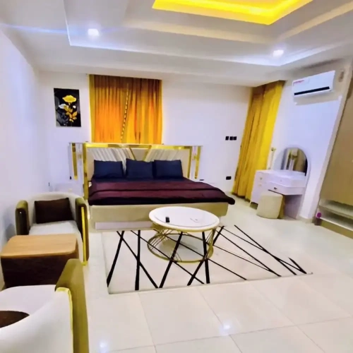 3 Bedrooms Apartment with courtyard view