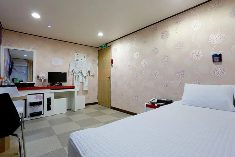 Hoegi Cherry Motel