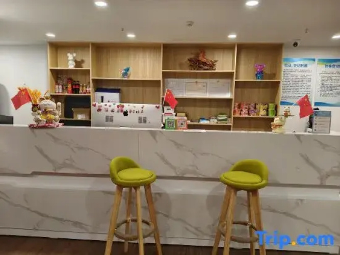 WoWo Youth Hostel (Bayi Square Store)