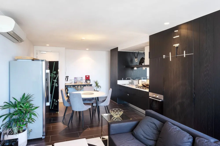 Roomerang at Elm 22