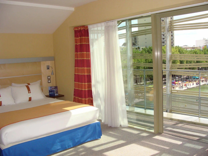Holiday Inn Express Paris-Canal de la Villette by IHG