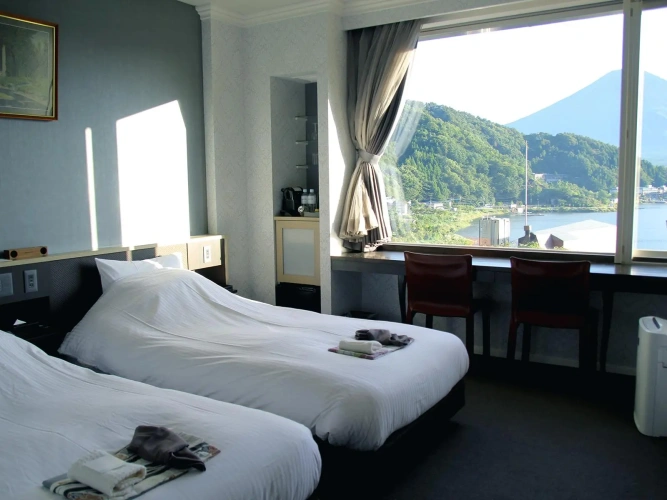 Twin room with Mt.Fuji and Lake view