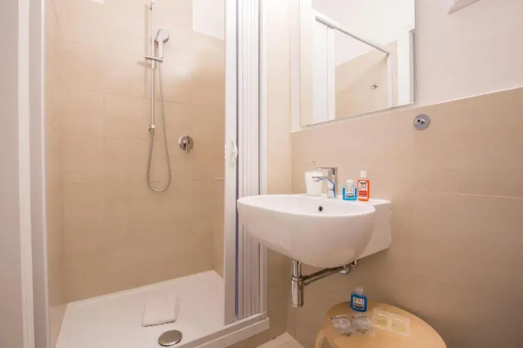 900 Liberty Guest House